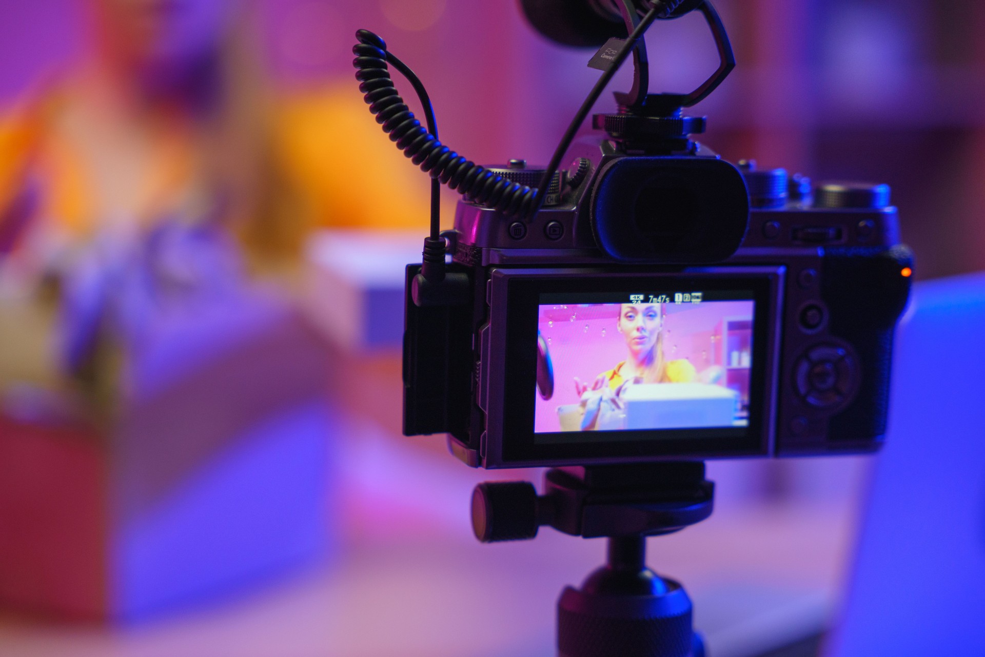 A backstage from the young attractive blogger's studio record of  an episode for a Christmas time